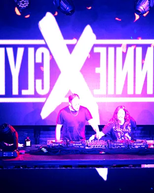 Live concert by Bonnie X Clyde